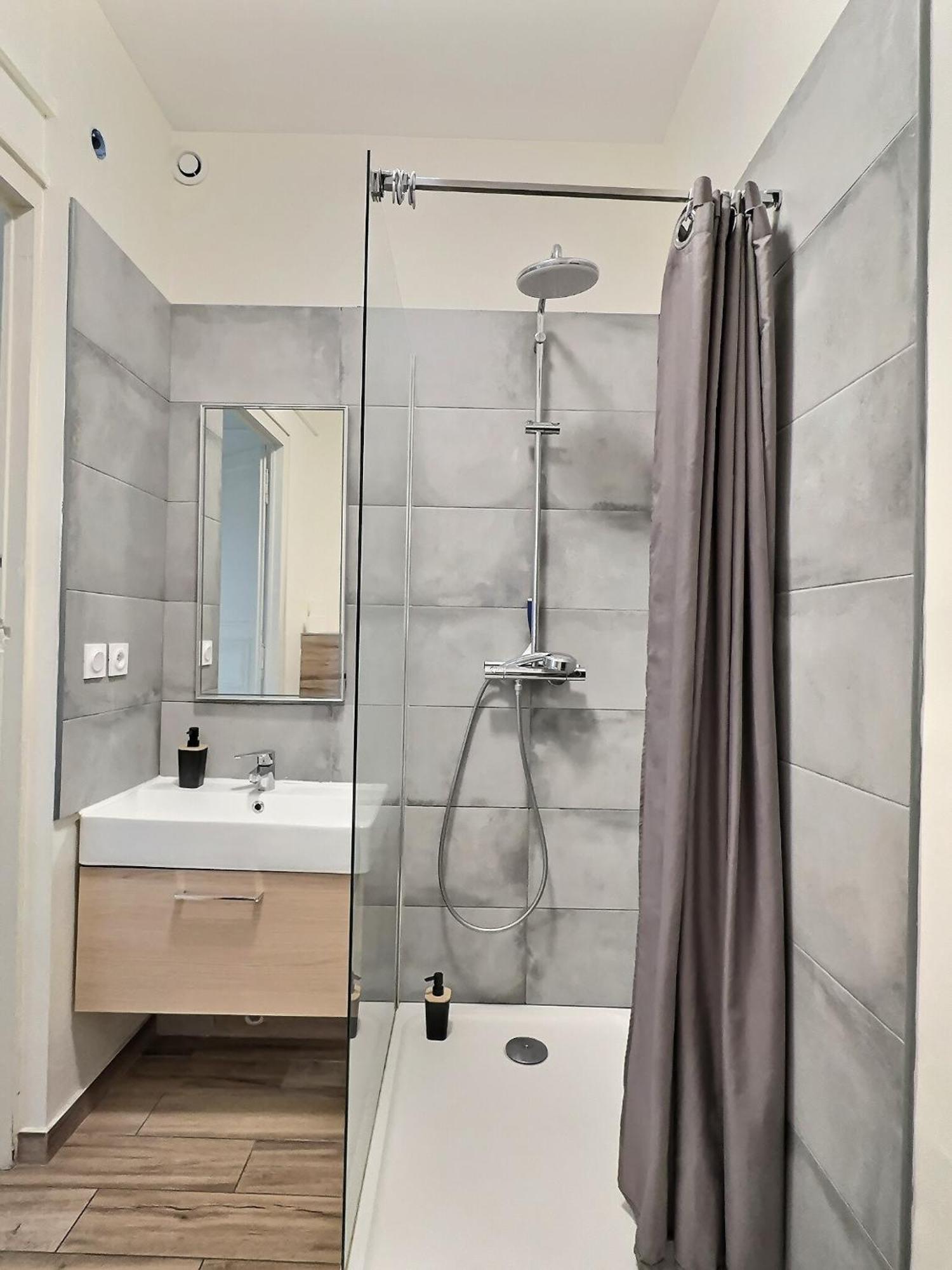 Hypercentre Grand T4 Equipe - Proximite Puy Du Fou Appartement